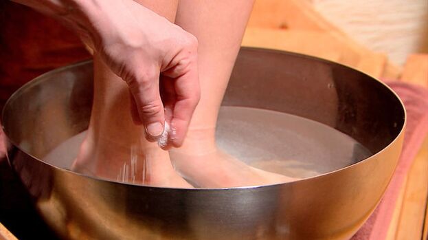 baths to treat fungus